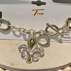 True Fleur de Lis chain bracelet (a6)